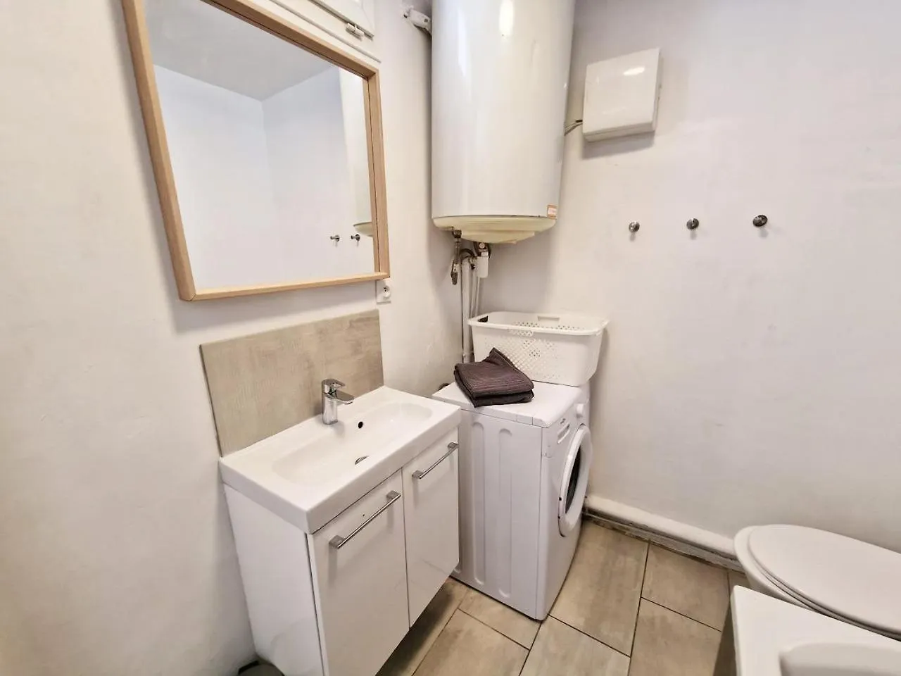 Gregbnb - Climatise - T2 Terrasse 38M2 - Wifi Toulon 0*,  France